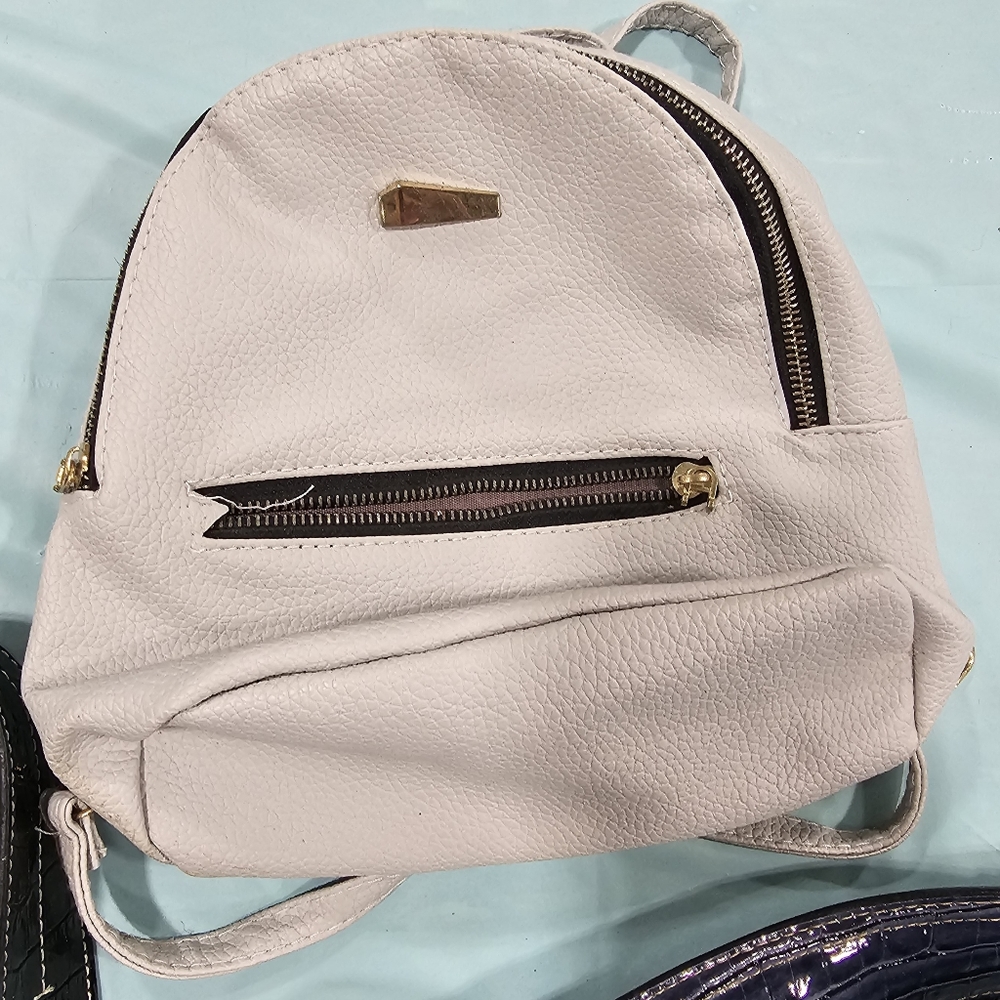 🦄$5 add on or 3 for $10🦄 Mini backpack